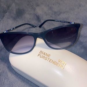 Diane Von Furstenberg Katherina Milky Teal Sunglasses EUC